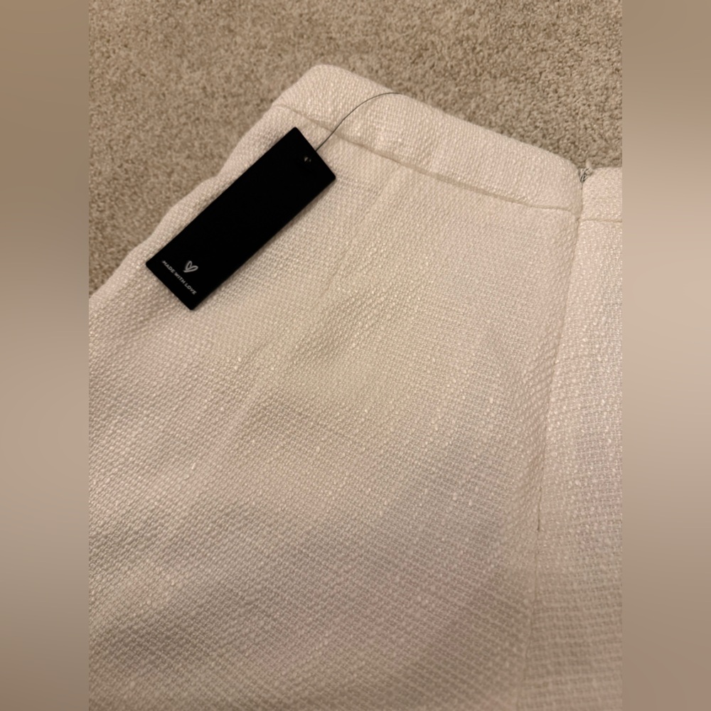 Lulu's Women's White Tweed Shorts - Picture 4 of 5